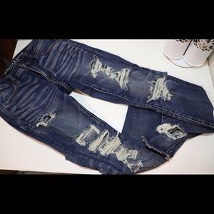 AMERICAN EAGLE RIPPED JEANS